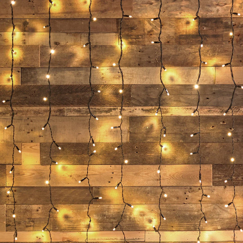 Core Connect Lichtervorhang mit warmweißen LEDs für stimmungsvolle Außenbeleuchtung