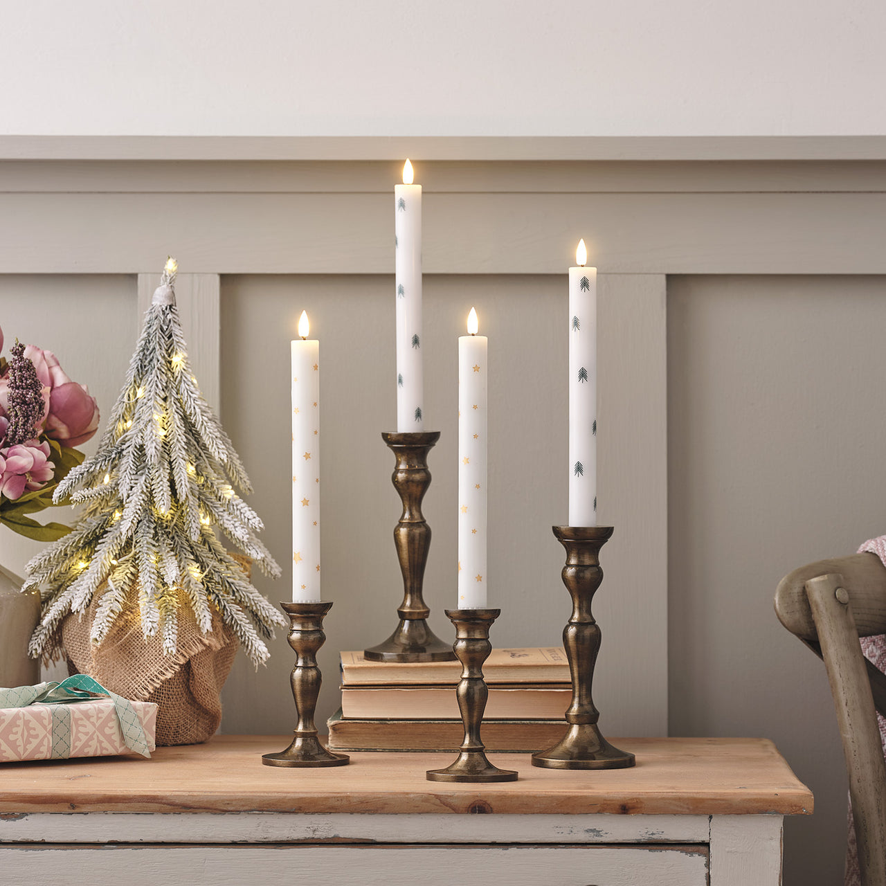 4er Set TruGlow® LED Stabkerzen Echtwachs mit Weihnachtsbäumen