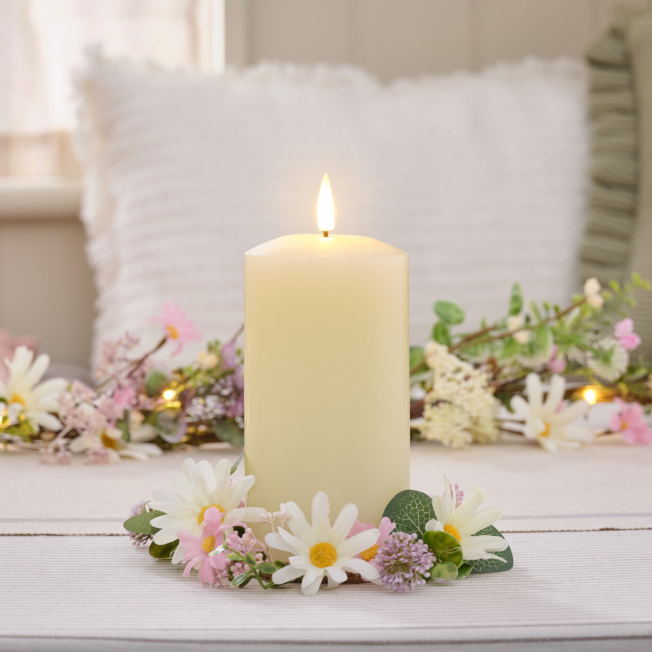 Frühlings-Kerzenring „Daisy Dreams“ mit Gänseblümchen & Wildblumen