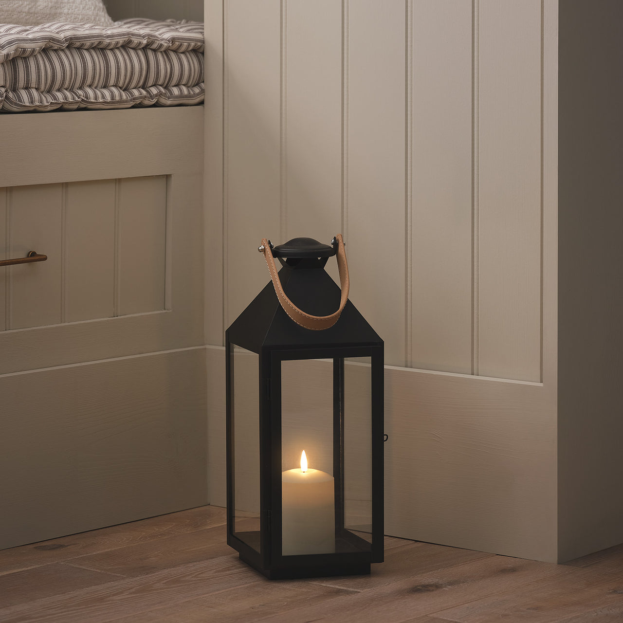 2er Set Brixham TruGlow® LED-Laternen aus Metall mit Griffen in Lederoptik
