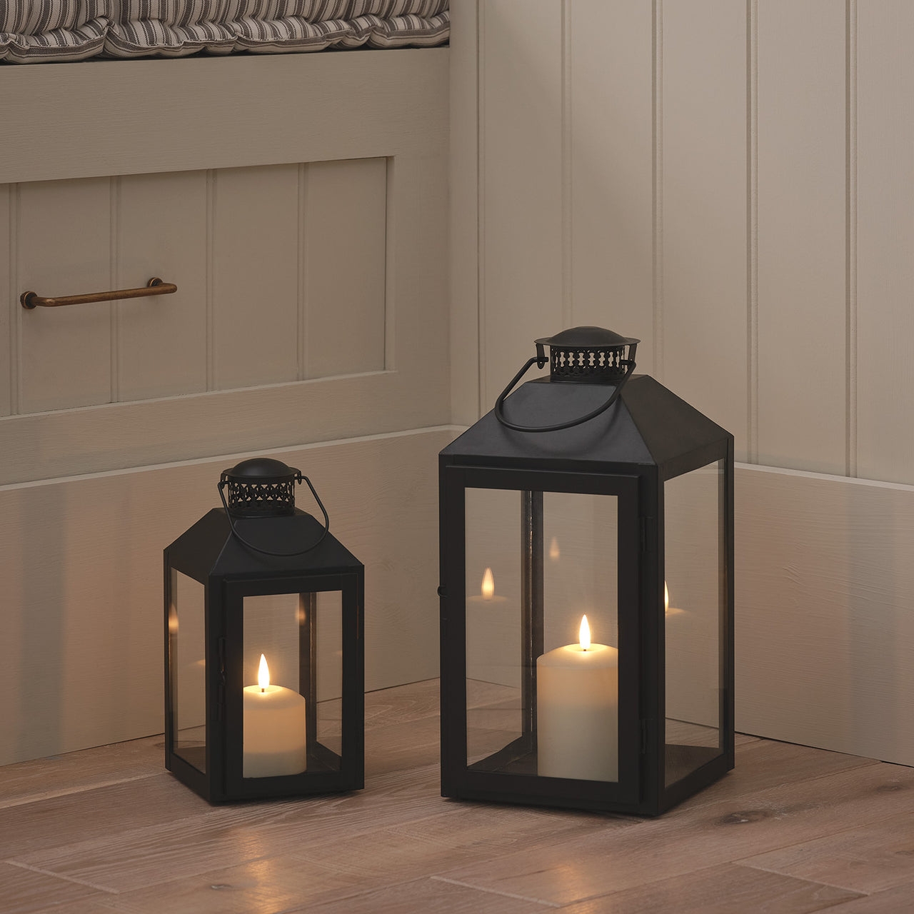 2er Set Metall-Laternen mit TruGlow® LED-Kerzen, Fernbedienung & Timer