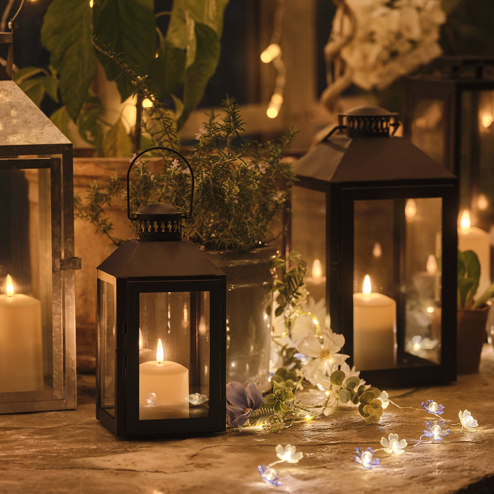 2er Set Metall-Laternen mit TruGlow® LED-Kerzen, Fernbedienung & Timer