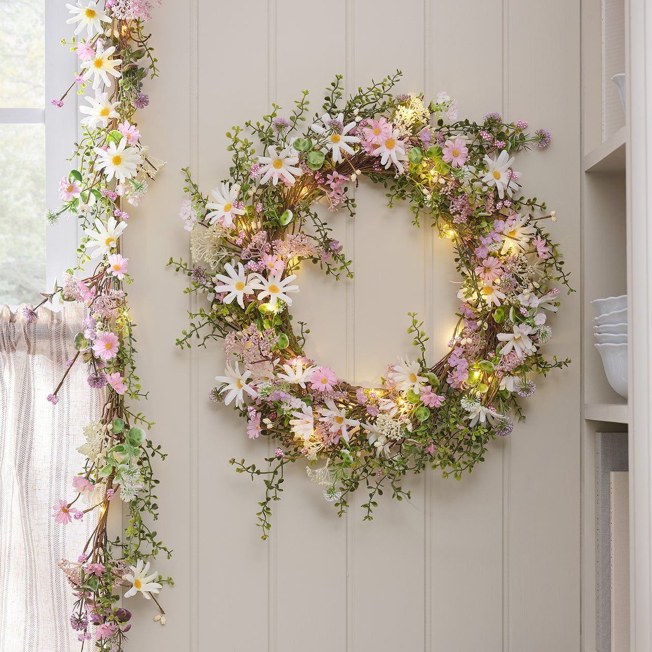 2er Set LED-Blumenkranz & Girlande mit Margeriten in Pastell