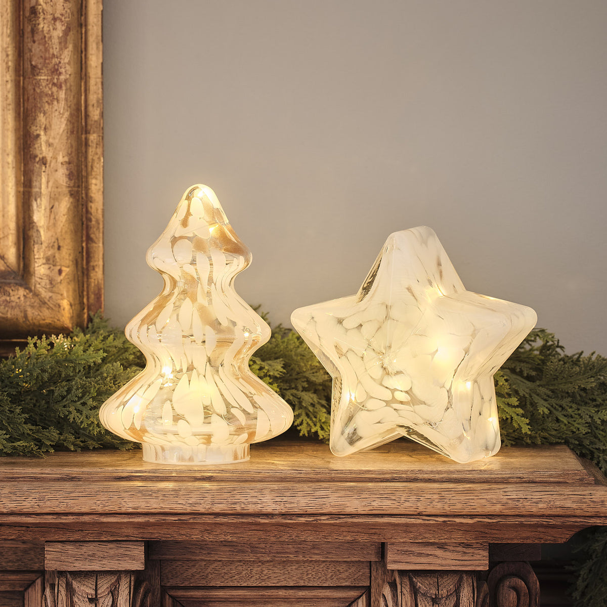 Beleuchtetes 2er Set Glas-Weihnachtsdeko mit Stern und Baum in Champagner und Weiß