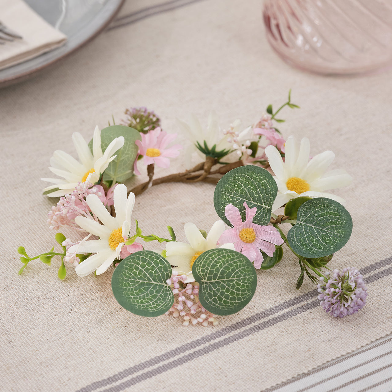 Frühlings-Kerzenring „Daisy Dreams“ mit Gänseblümchen & Wildblumen