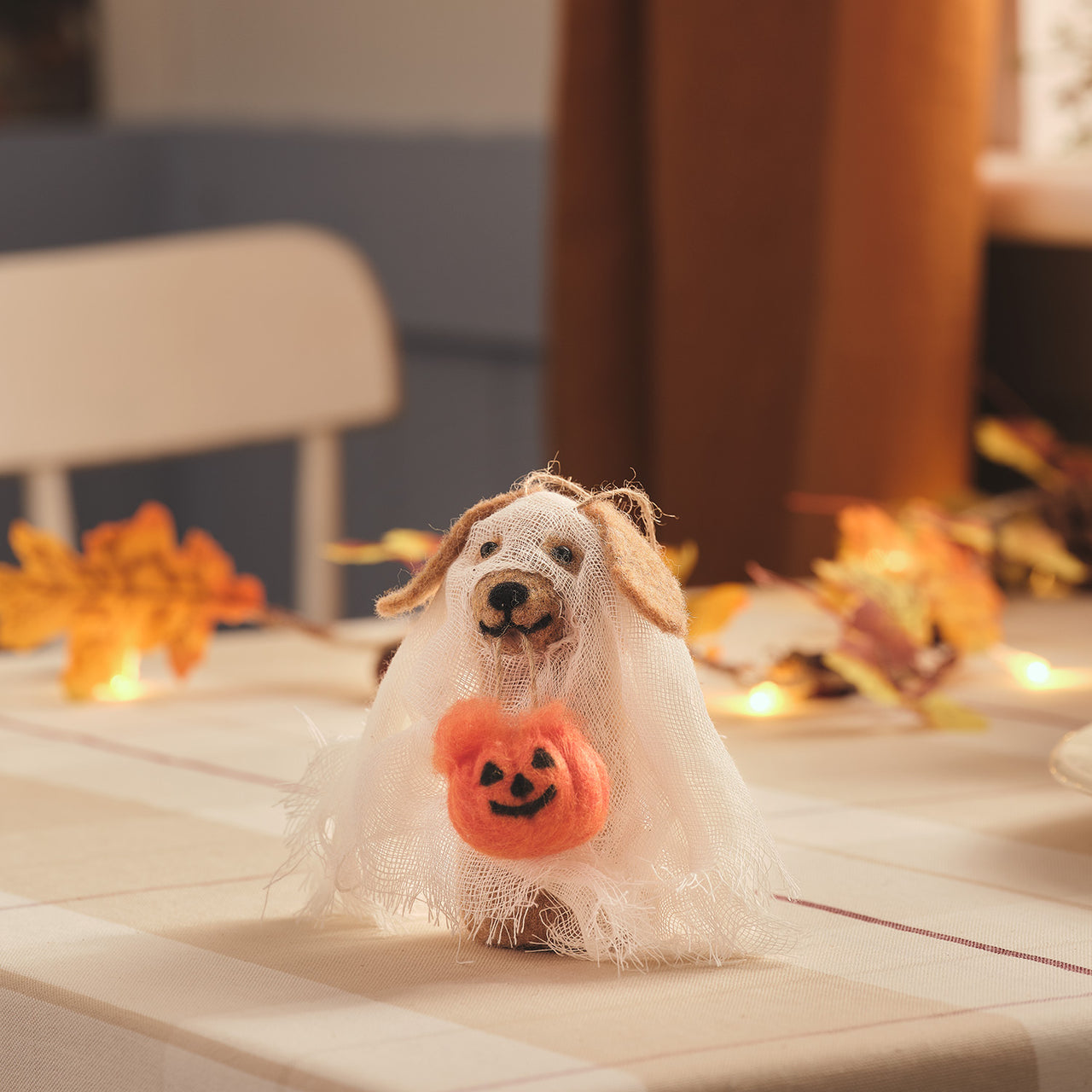 2er Set Gordie & George Halloween-Hunde Dekoration aus Filz zum Aufhängen