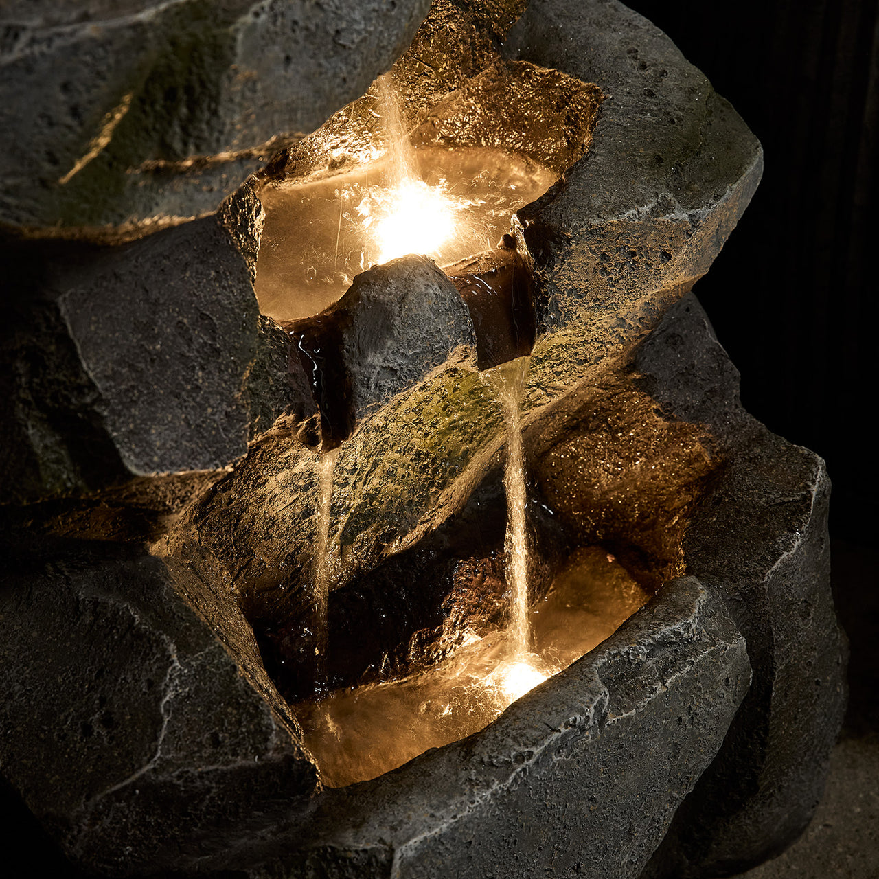 Ingleton 88cm LED Gartenbrunnen Felsen
