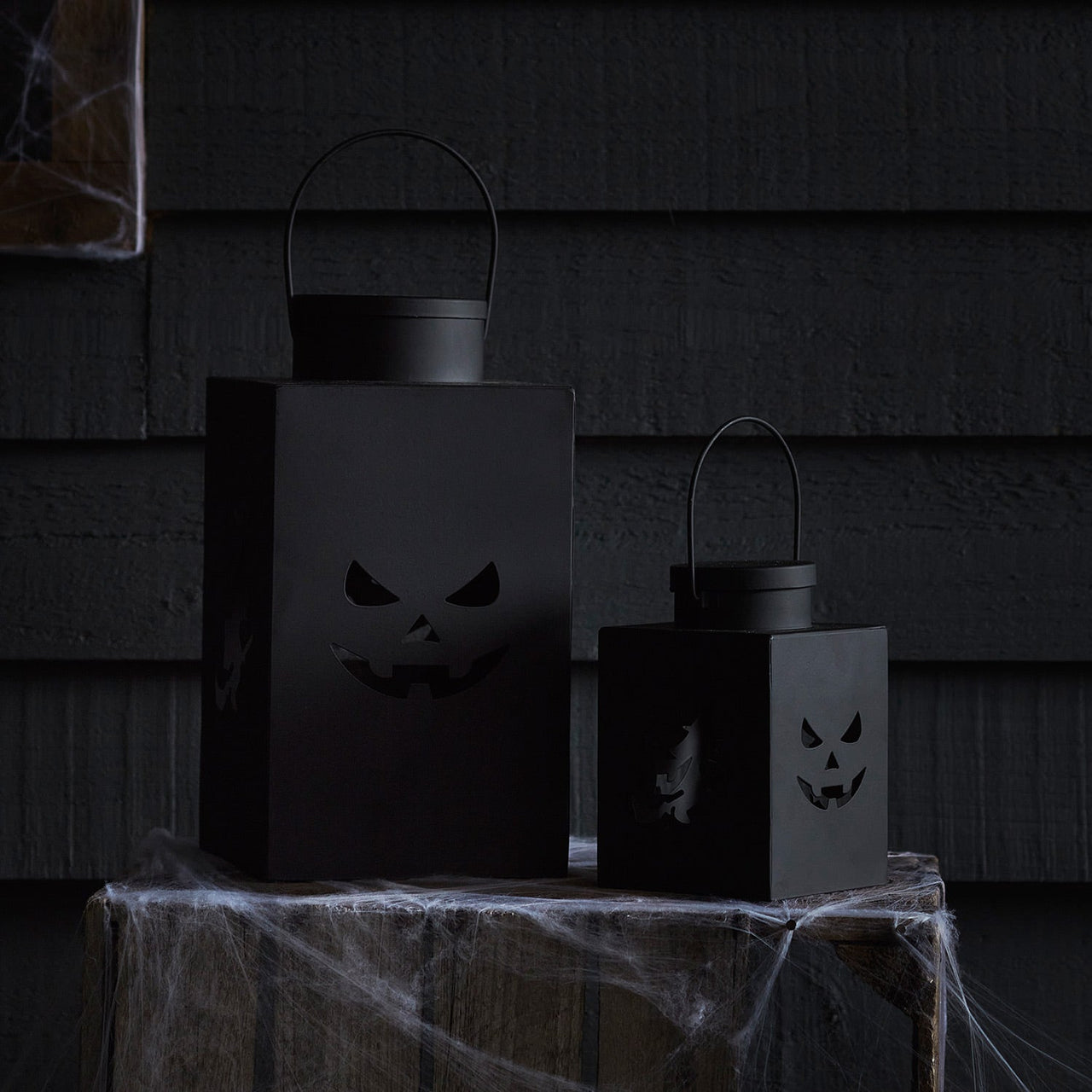 2er Set schwarze Halloween Laternen aus Metall