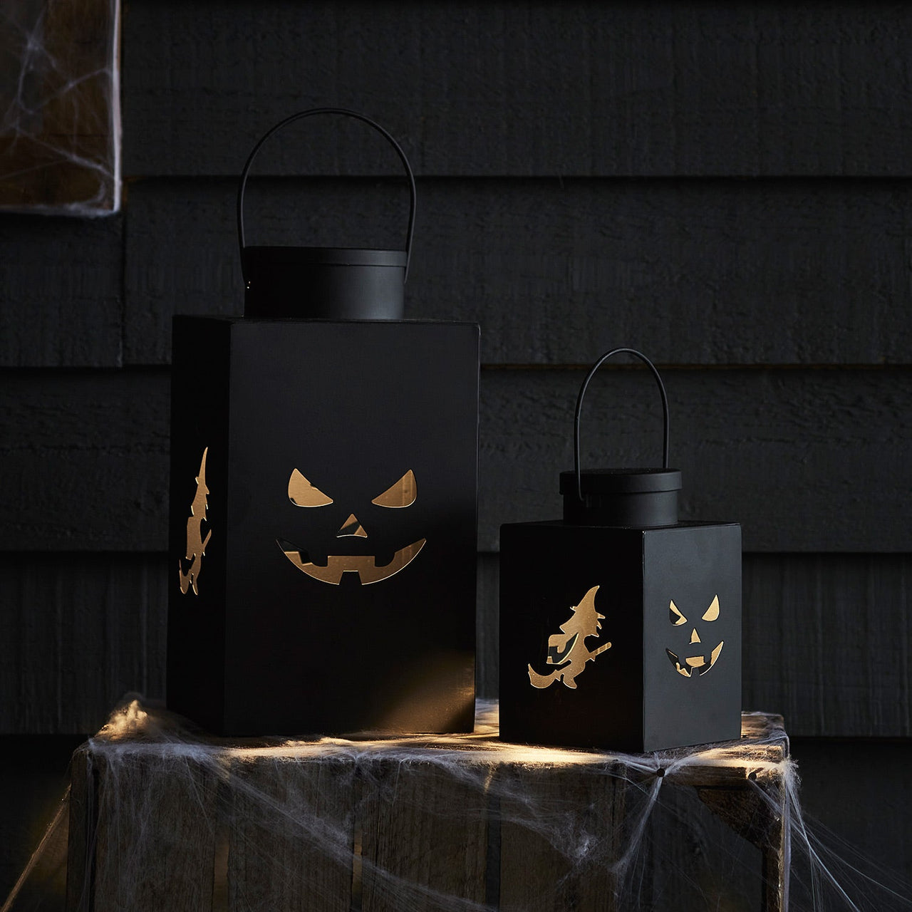 2er Set schwarze Halloween Laternen aus Metall