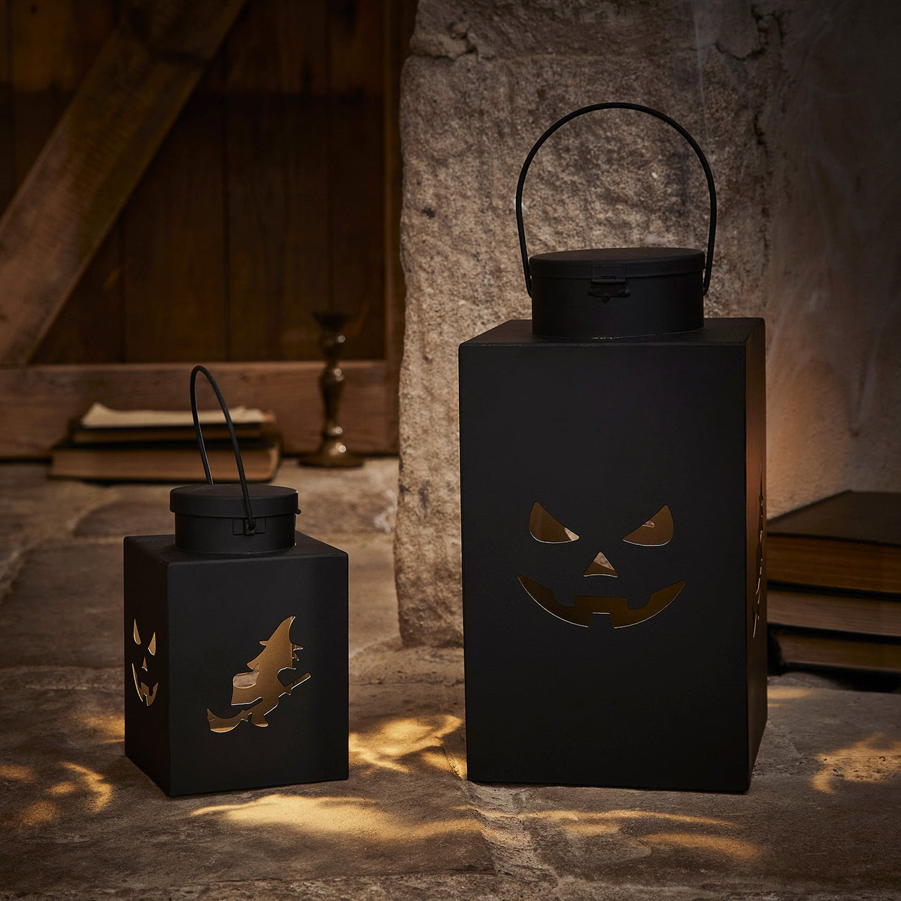 2er Set schwarze Halloween Laternen aus Metall