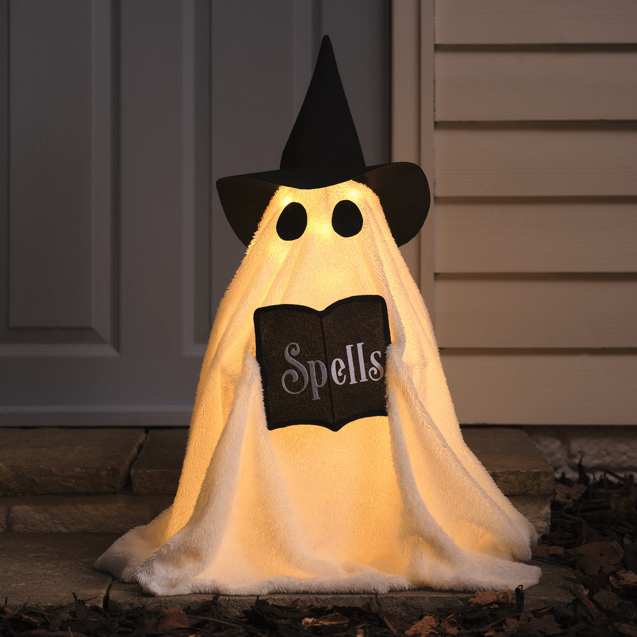Wanda LED-Halloweenfigur Hexen-Geist für außen in Weiß Closeup