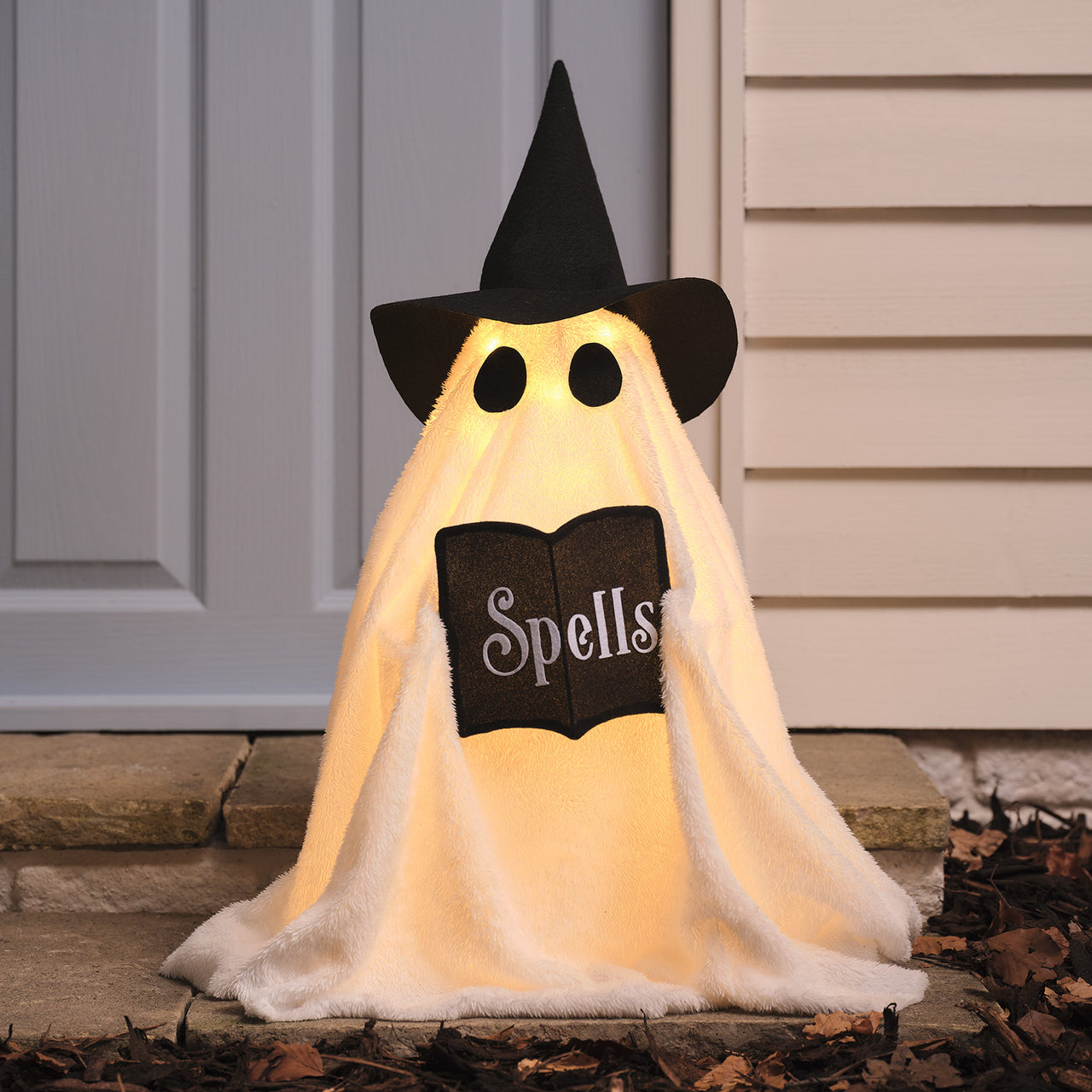 Wanda LED-Halloweenfigur Hexen-Geist für außen in Weiß Nahaufnahme