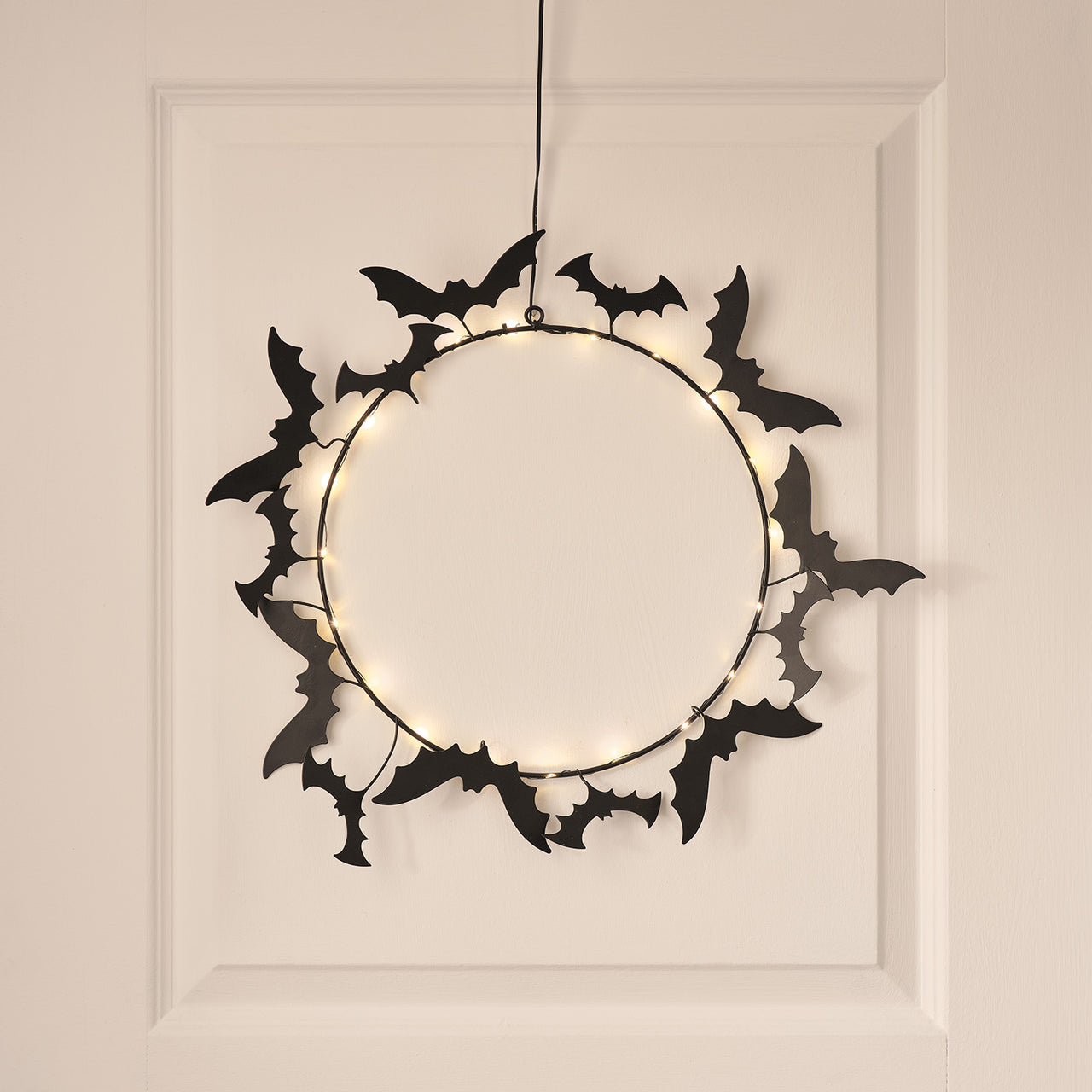 Nahaufnahme 43 cm LED-Halloween-Kranz mit Fledermäusen