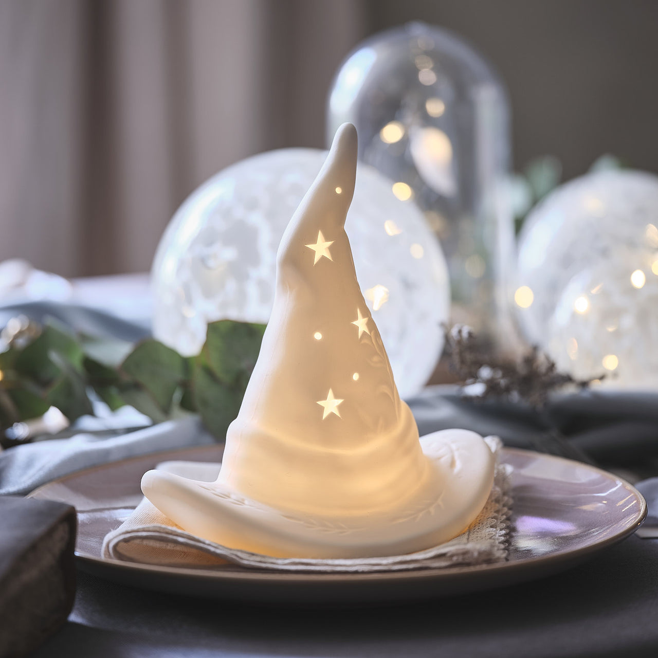 Porzellan LED-Hexenhut Deko mit Timer als Serviettenhalter
