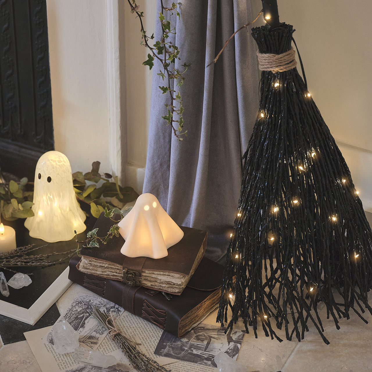Gerald der LED-Halloween-Geist aus Porzellan als Halloween Deko