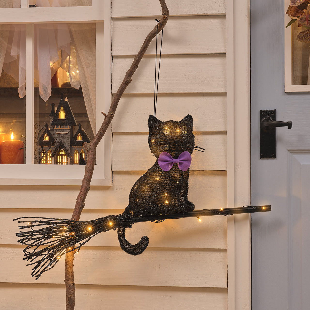 LED-Halloween-Katze auf Besen mit Timer für den Außenbereich beleuchtet 