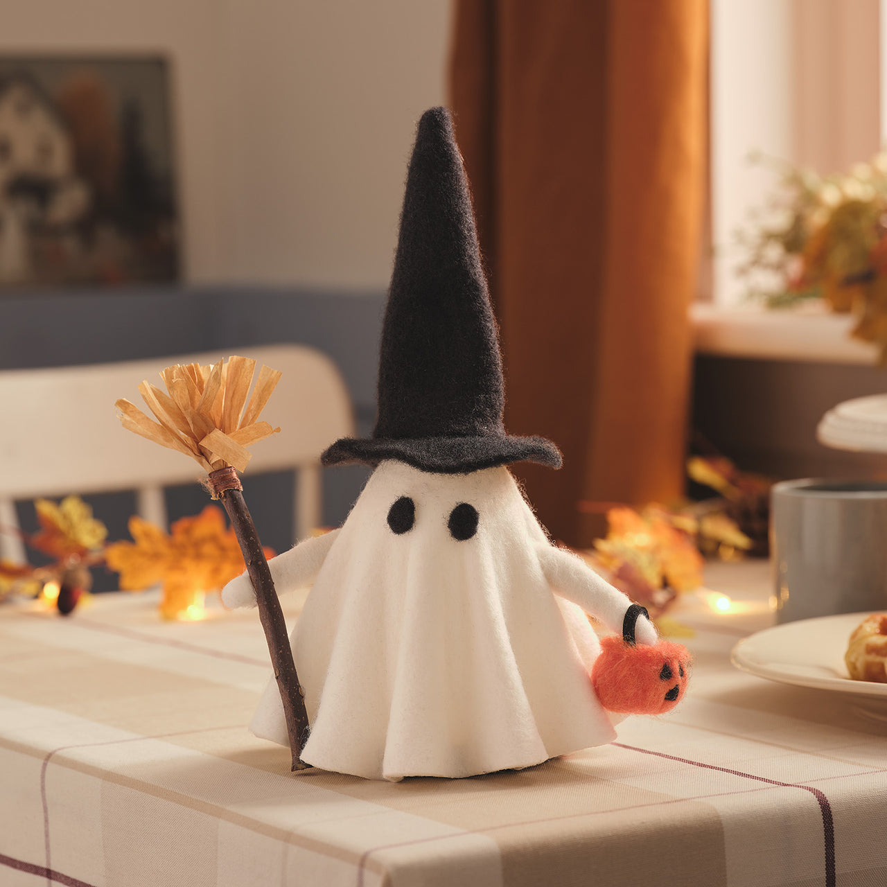 Gloria der Geist LED-Halloween Deko mit Hexenhut und Korb unbeleuchtet