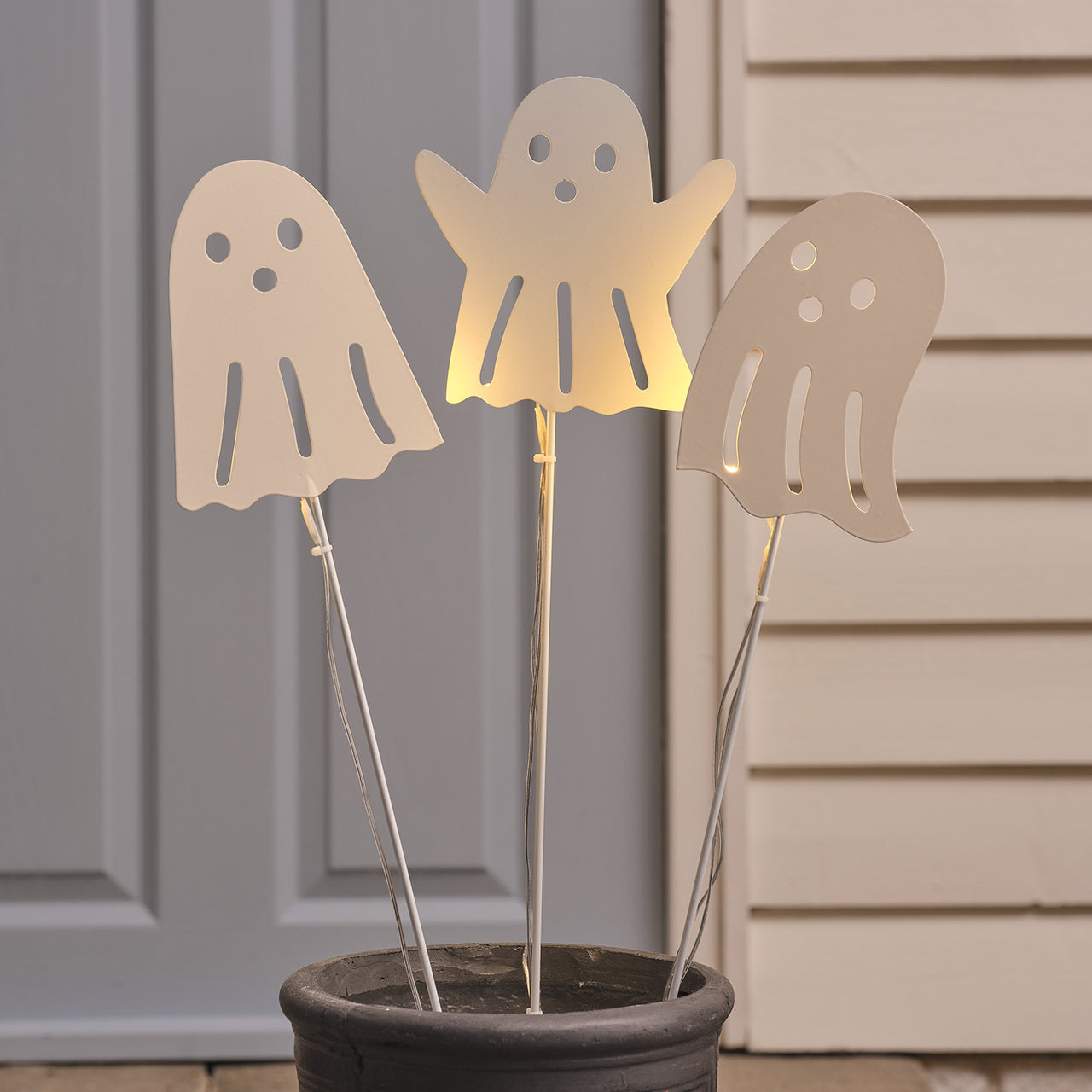 3er Set LED-Halloween-Gartenstecker Geister mit Timer am Tag
