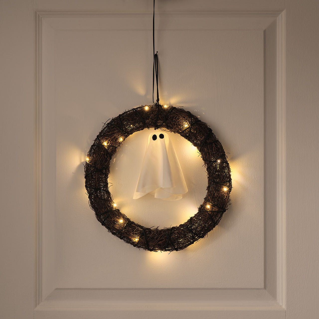 30 cm LED-Halloween-Türkranz mit Geist im Innenbereich