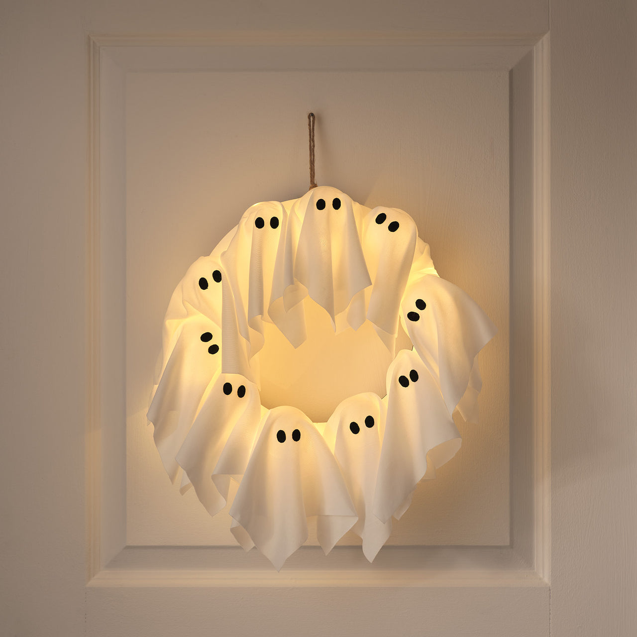 LED Halloween Türkranz 32 cm mit Geistern & 6h-Timer beleuchtet am Abend