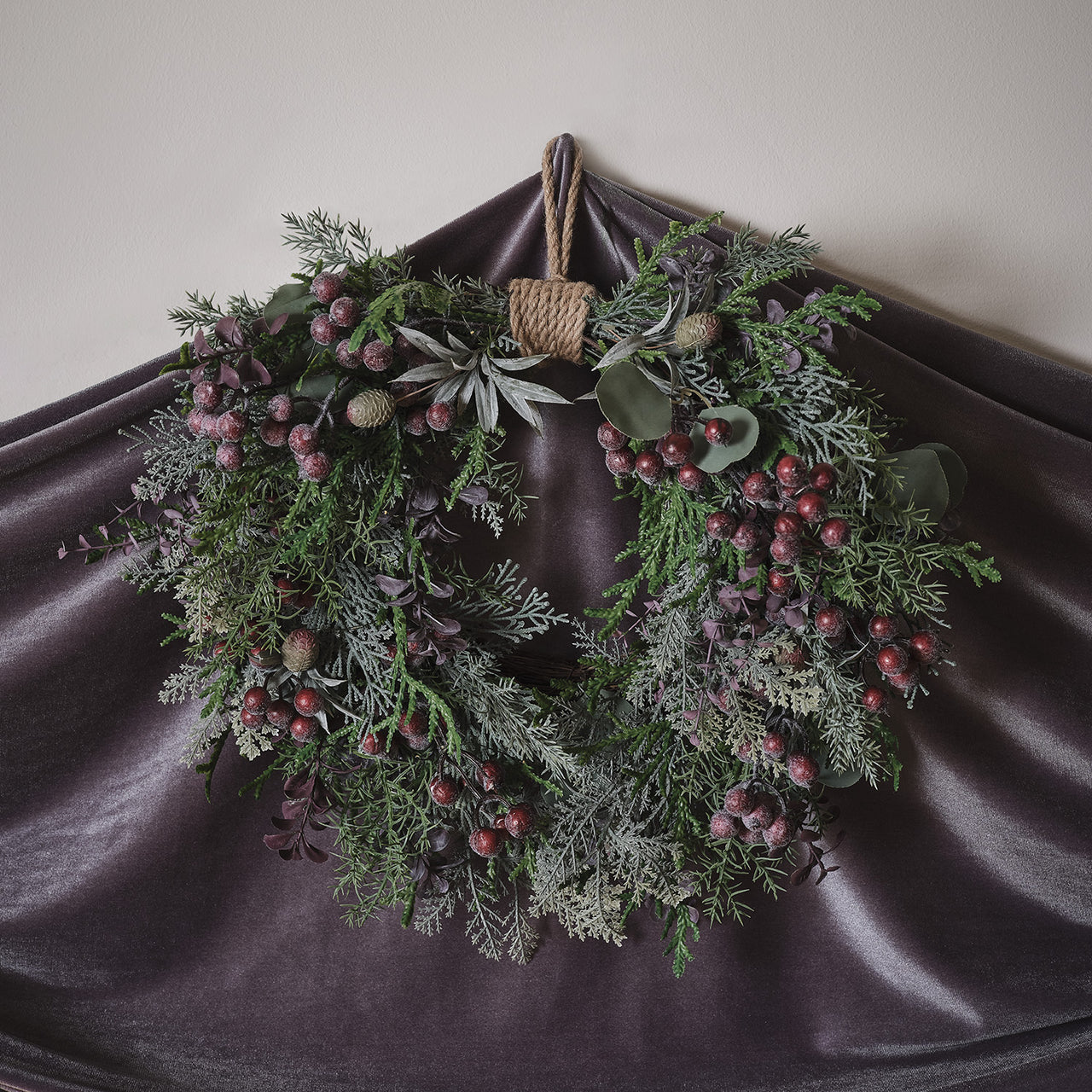 40cm Kranz mit lila Beeren beleuchtet