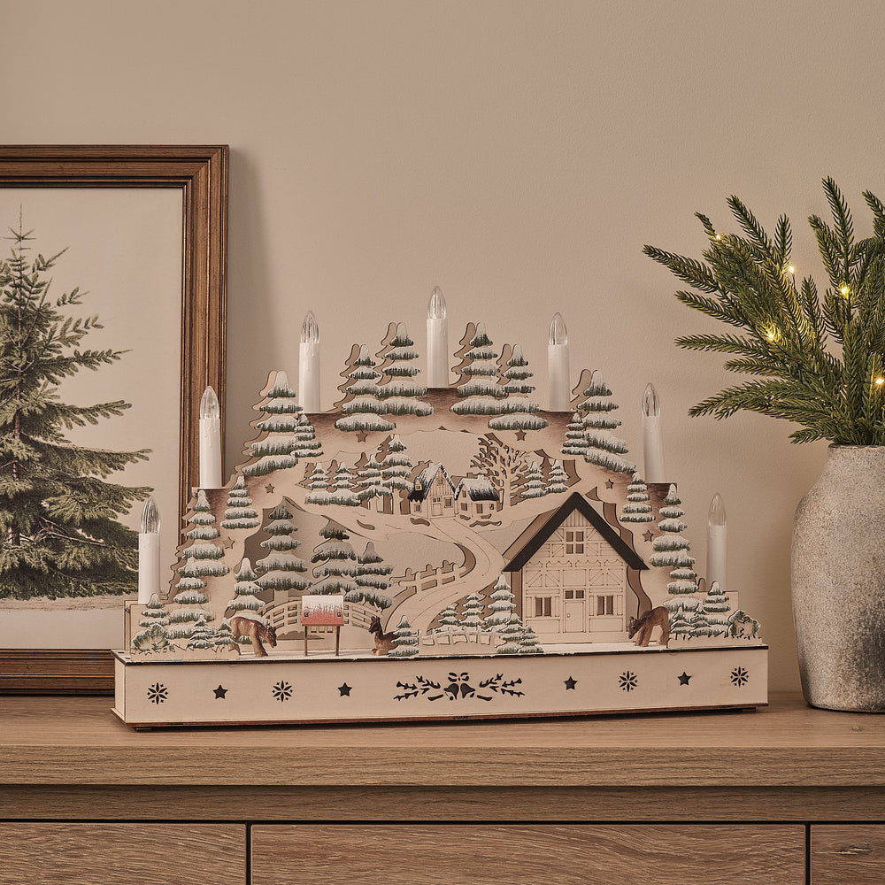 35cm LED Winterlandschaft aus Holz mit Blockhütte und 6-Stunden-Timer unbeleuchtet