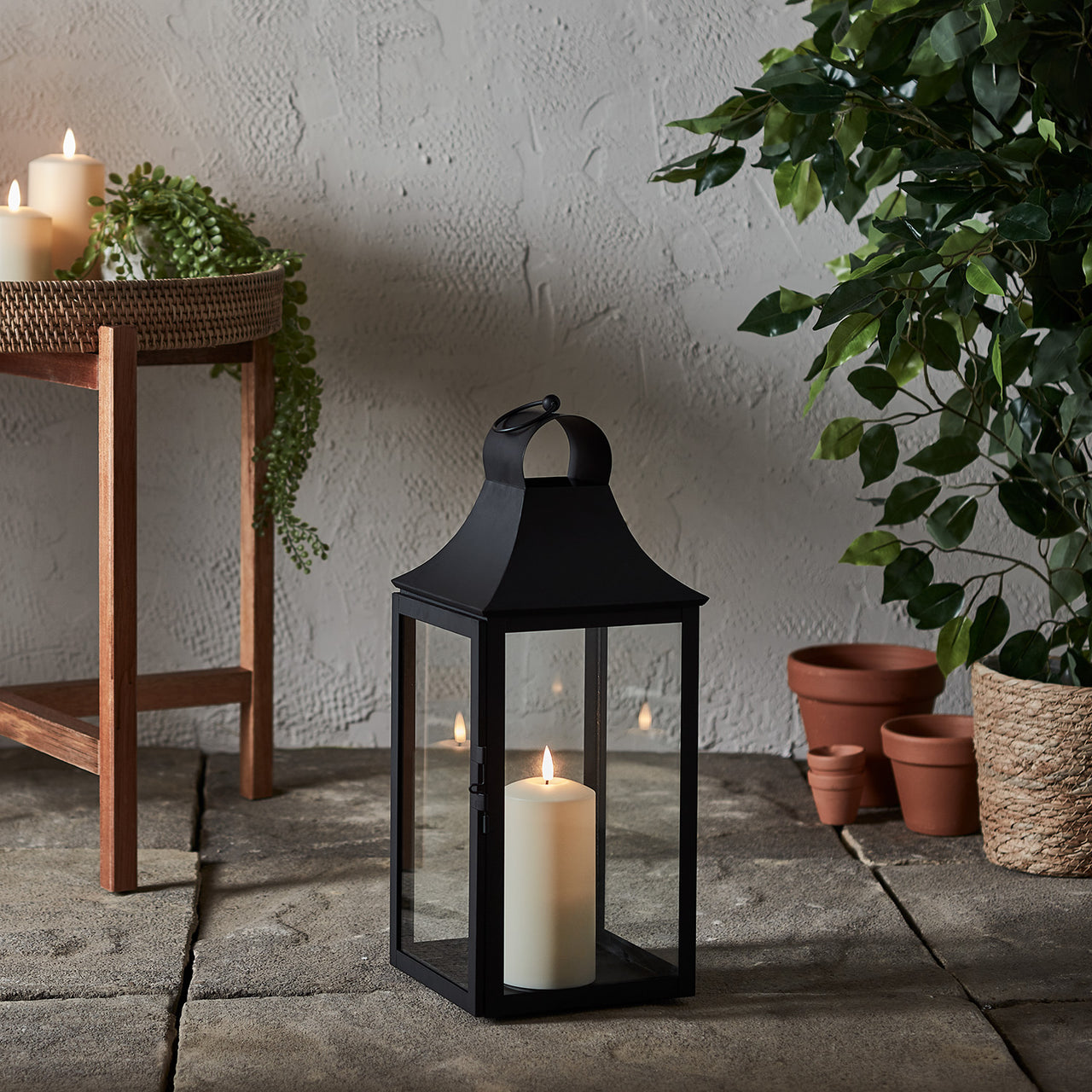 Albury Gartenlaterne mit TruGlow® Outdoor Kerzen, Mattschwarz mittelgro
