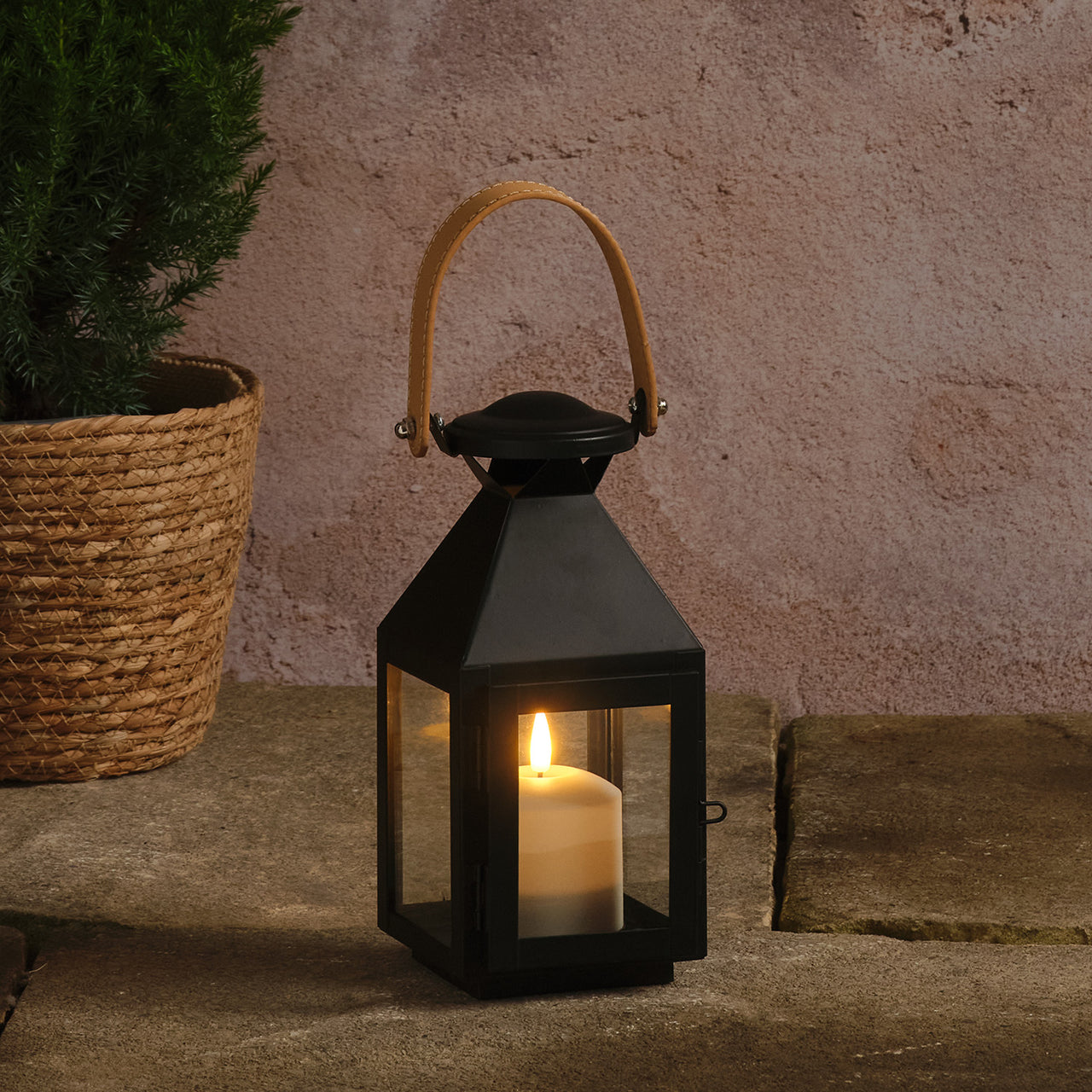 Kleine "Brixham" TruGlow® LED-Laterne mit Ledergriff geschlossen