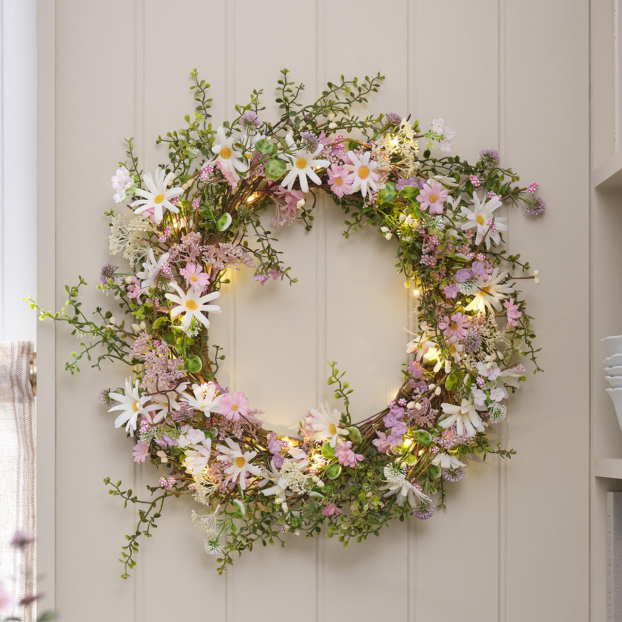 50cm LED‑Frühlingskranz mit Pastell‑Gänseblümchen