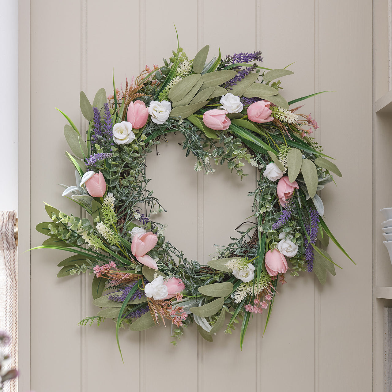 Batteriebetriebener LED-Tulpenkranz 55cm mit Lavendel & Rosen