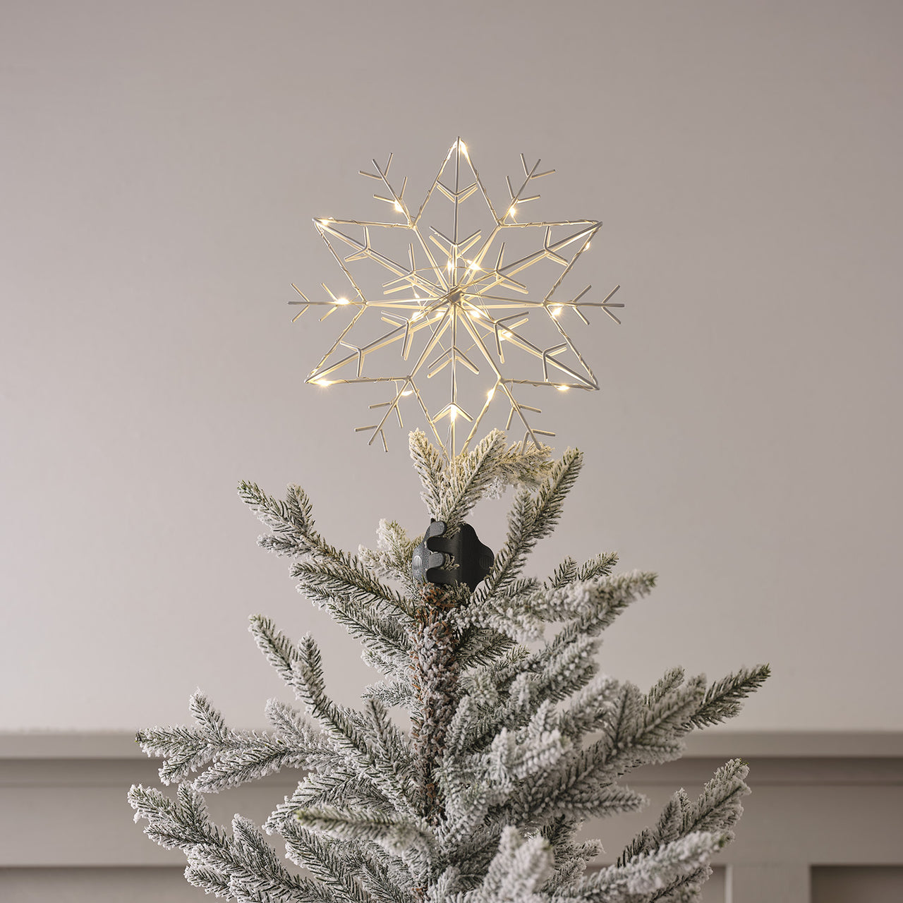 LED Metall Schneeflocke Weihnachtsbaumspitze weiß