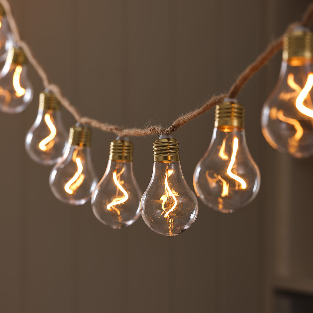 10er transparente Glühbirnen-LED-Lichterkette auf Naturseil mit Timer