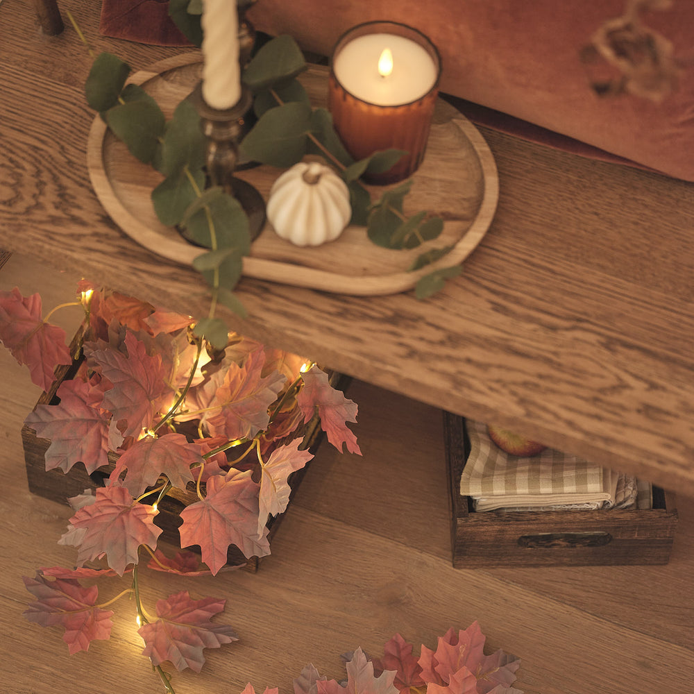 2,5 m LED-Herbstgirlande mit Ahornblättern & Timer Braun