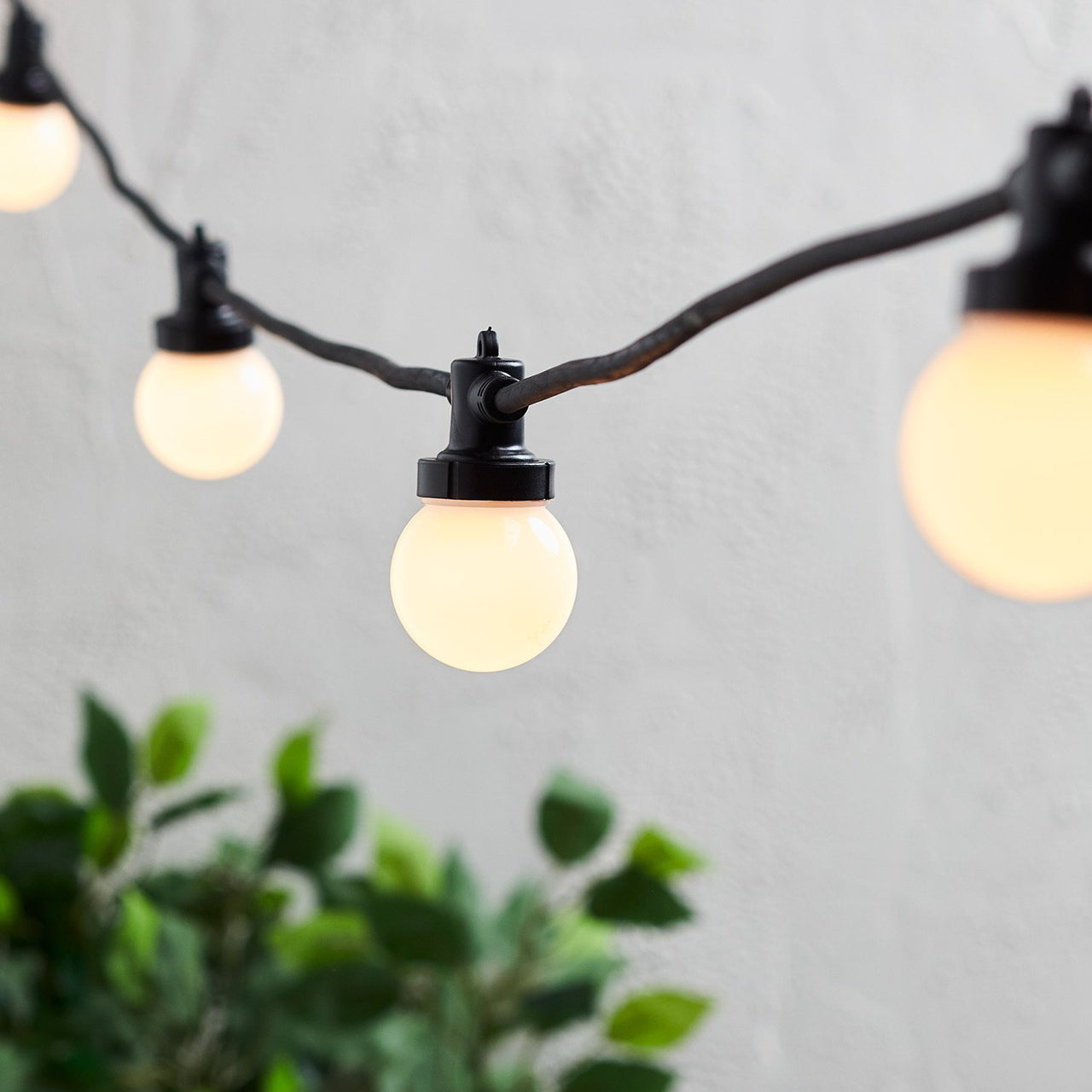 Pro Connect IP67, 5m 10er Party Lichterkette warmweiß koppelbar schwarzes Kabel