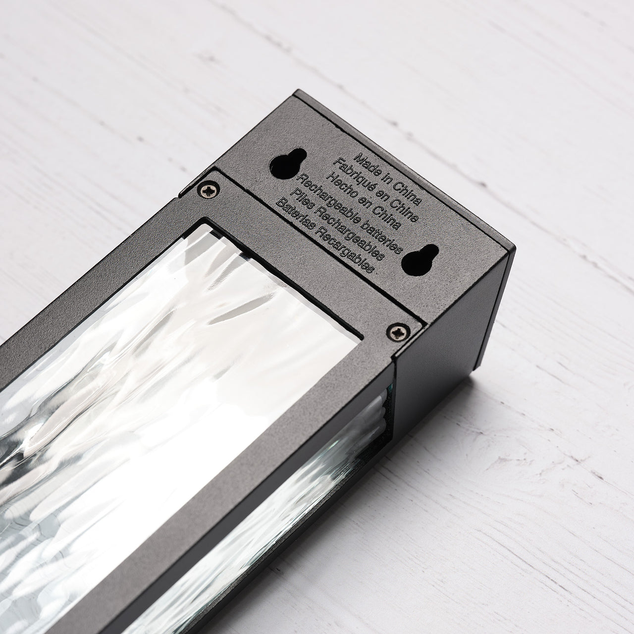 LED Solar Wandleuchte aus Glas schwarz