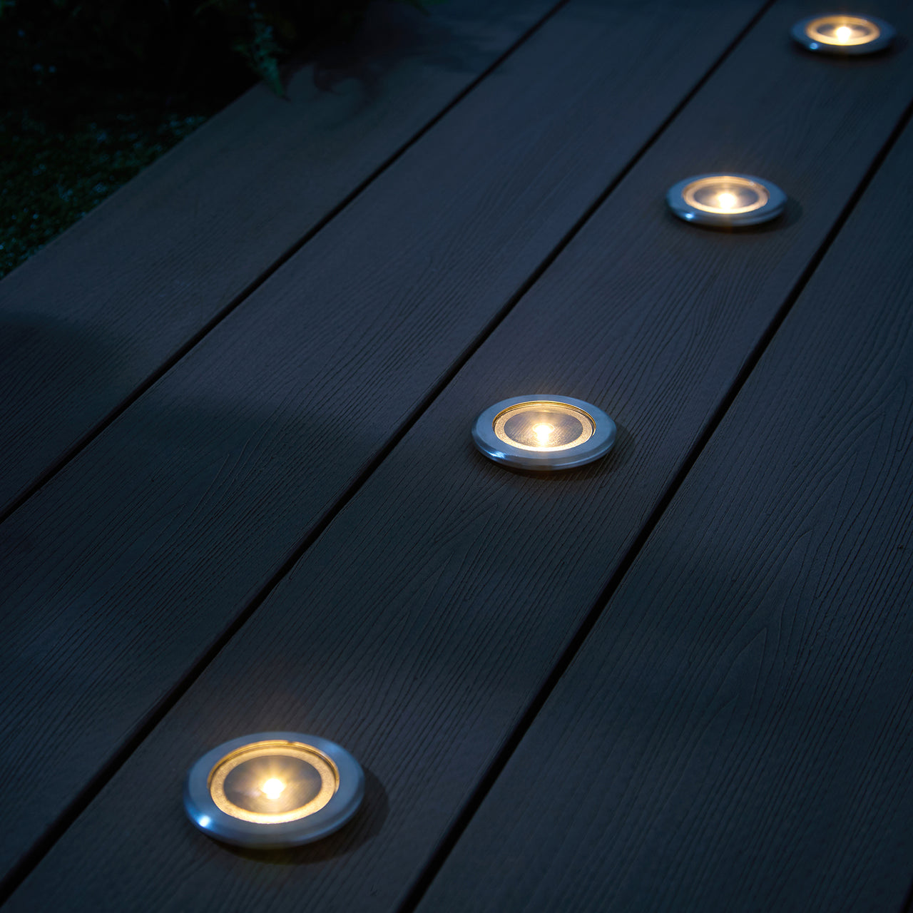 4er Set Solar Terrassen‑Einbaustrahler in Warmweiß, Silber