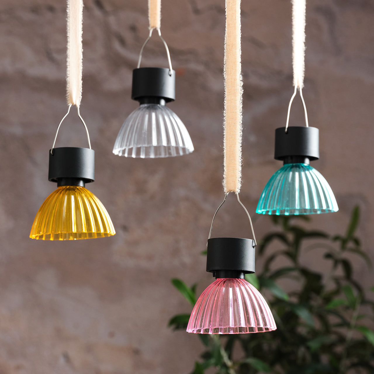 unbeleuchtetes 4er Set "Lustre" Solar-Hängeleuchten in Pastellfarben
