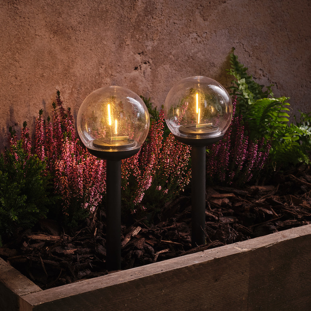 2er Set Solar‑Gartensteckerkugeln mit Filament‑Optik