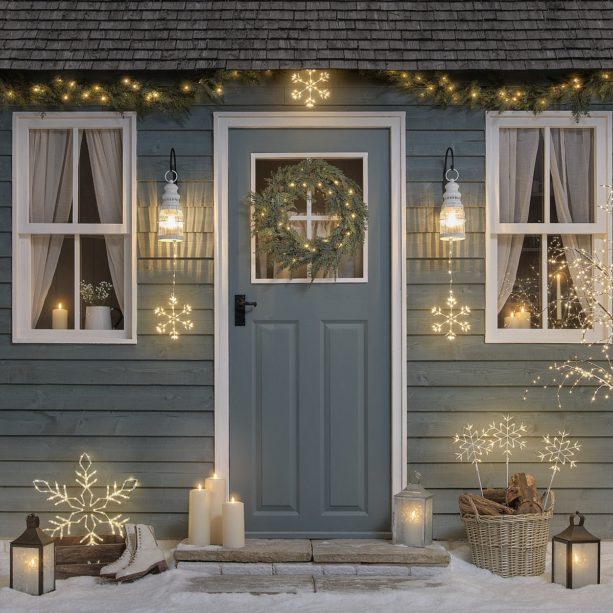 57 cm LED-Schneeflocke aus Acryl mit 128 Mikro-LEDs für den Außenbereich am Weihnachtshaus dekoriert