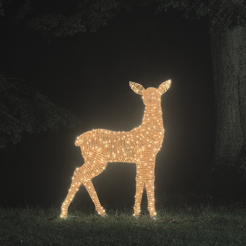 Leyburn XL Rattan LED-Rentier Mutter mit 400 Mikro-LEDs und Timer in Warmweiß