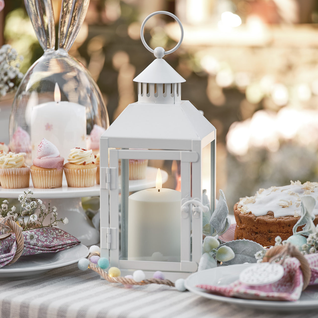 2er Set Perth Metall Laternen weiß mit TruGlow® Outdoor Kerzen mit Fernbedienung