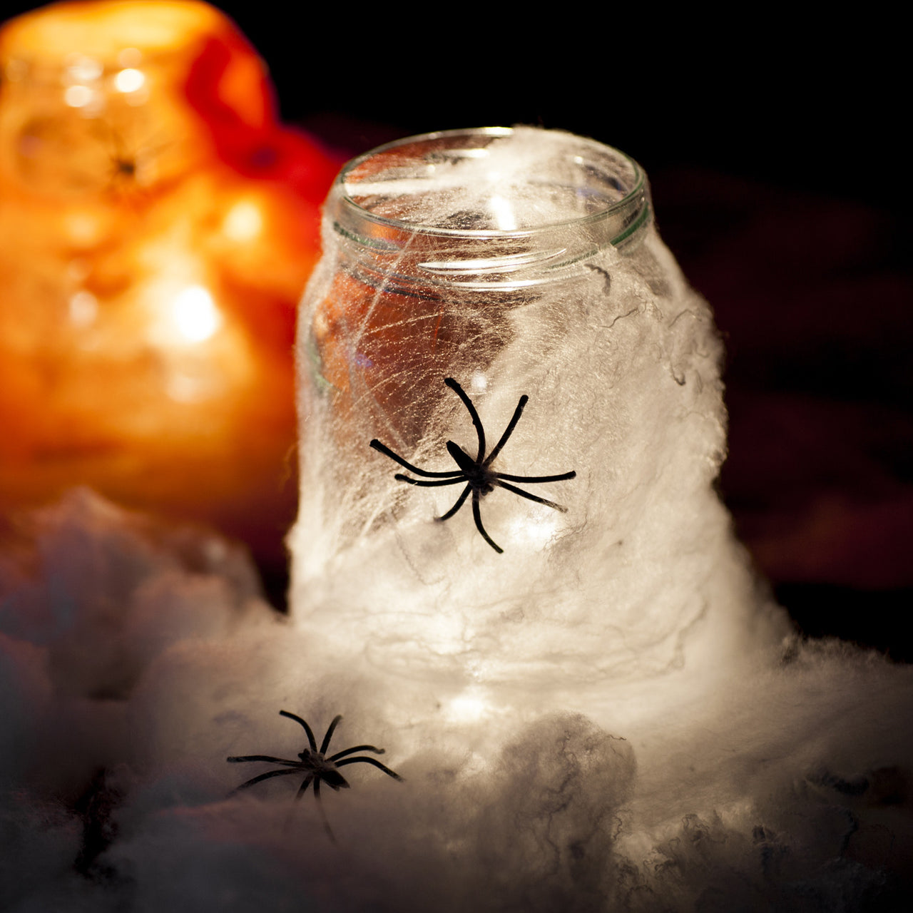 Spinnweben weiß mit 6 Spinnen