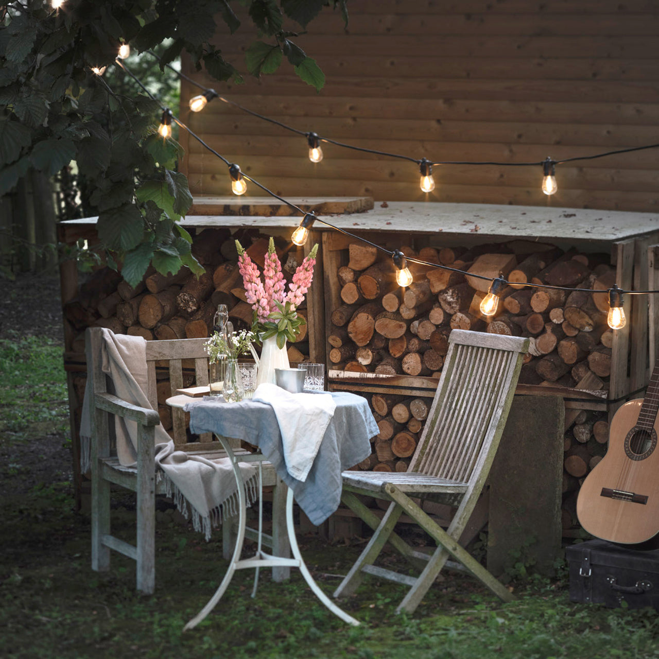 Ultimate Connect 100m 200er LED Lichterkette Glühbirnen warmweiß koppelbar schwarzes Kabel