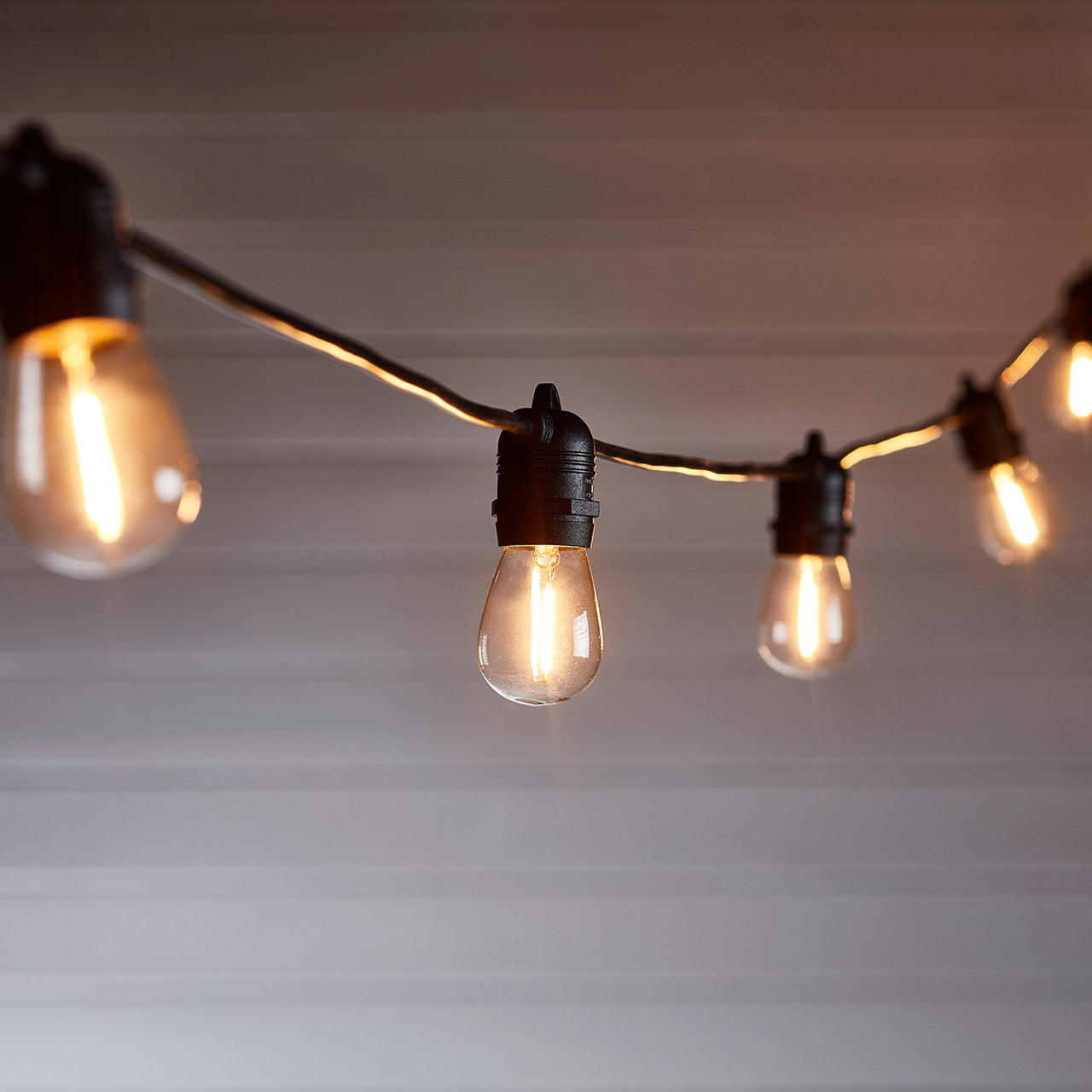 Ultimate Connect 100m 200er LED Lichterkette Glühbirnen warmweiß koppelbar schwarzes Kabel