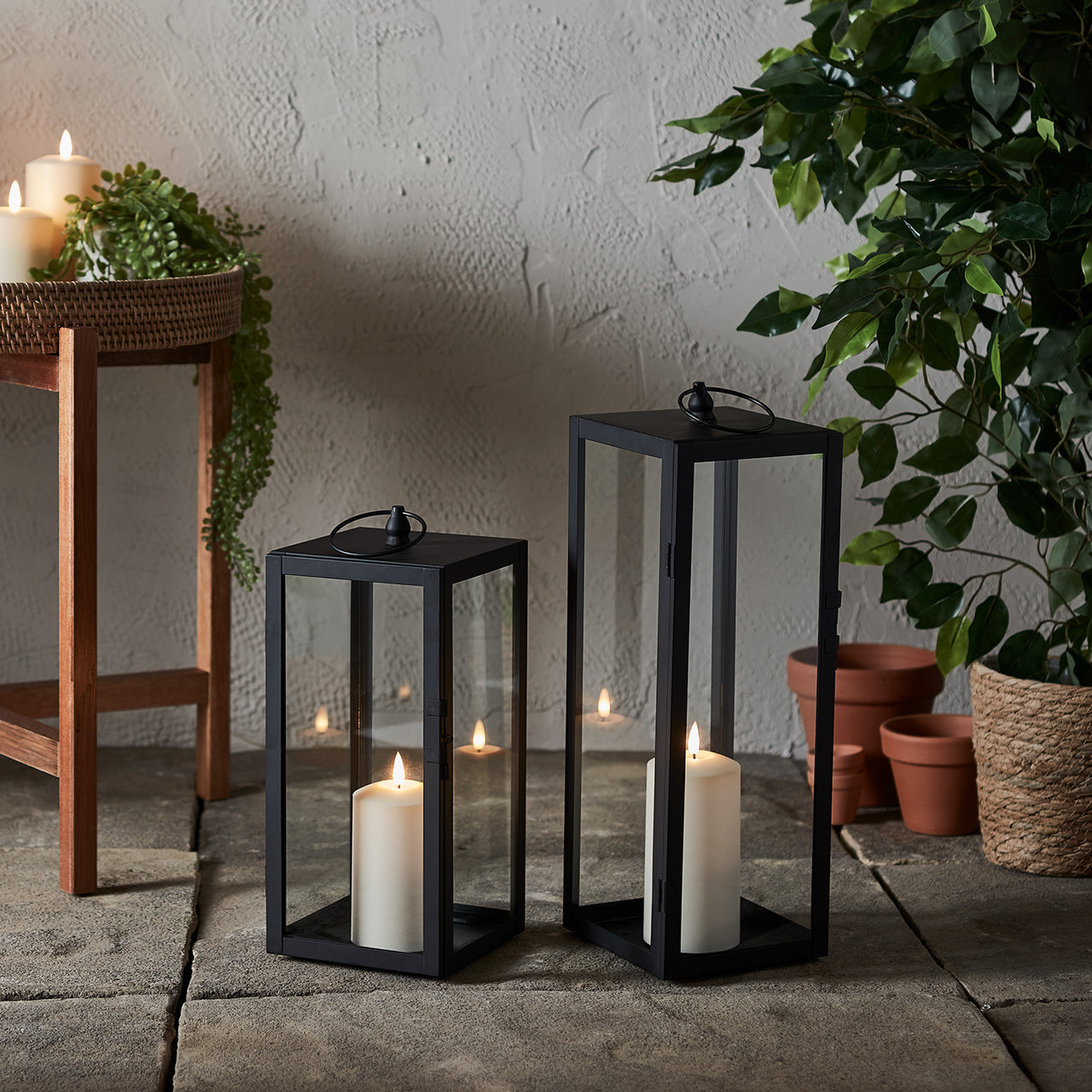 Große Bowen Gartenlaterne mit TruGlow® Outdoor Kerze