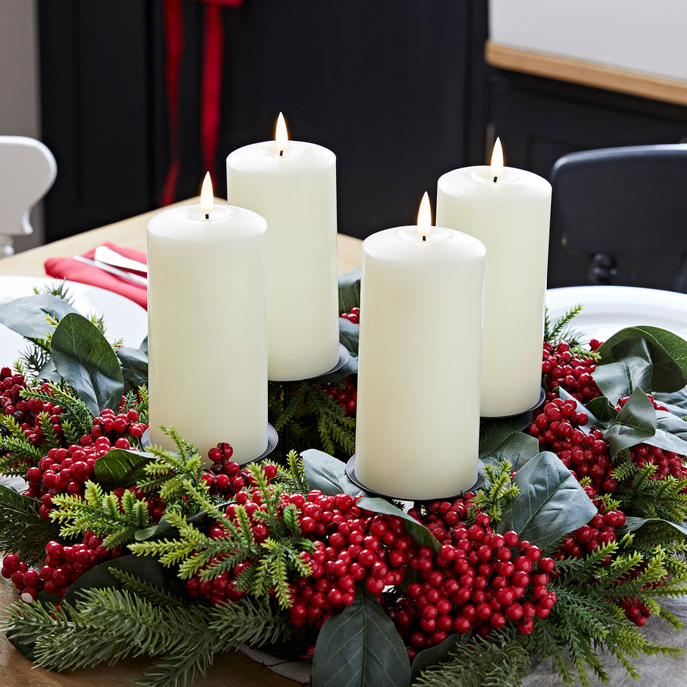 Kerzenständer Tischdeko mit 4 elfenbeinfarbenen TruGlow® LED Stumpenkerzen Echtwachs