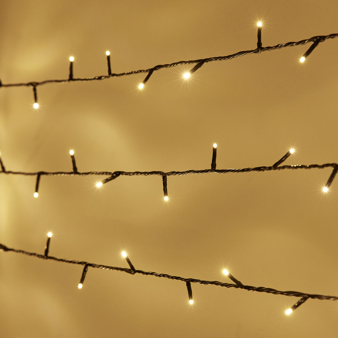 Essential Connect 40m 400er LED Lichterkette warmweiß koppelbar grünes Kabel