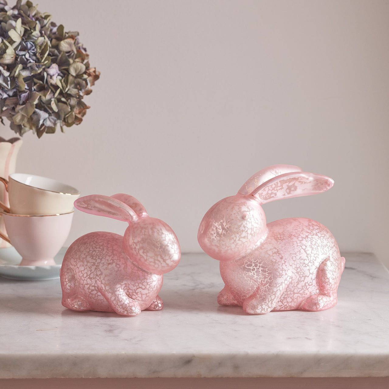 2er Set LED Osterdeko Hasen aus Glas pastellrosa