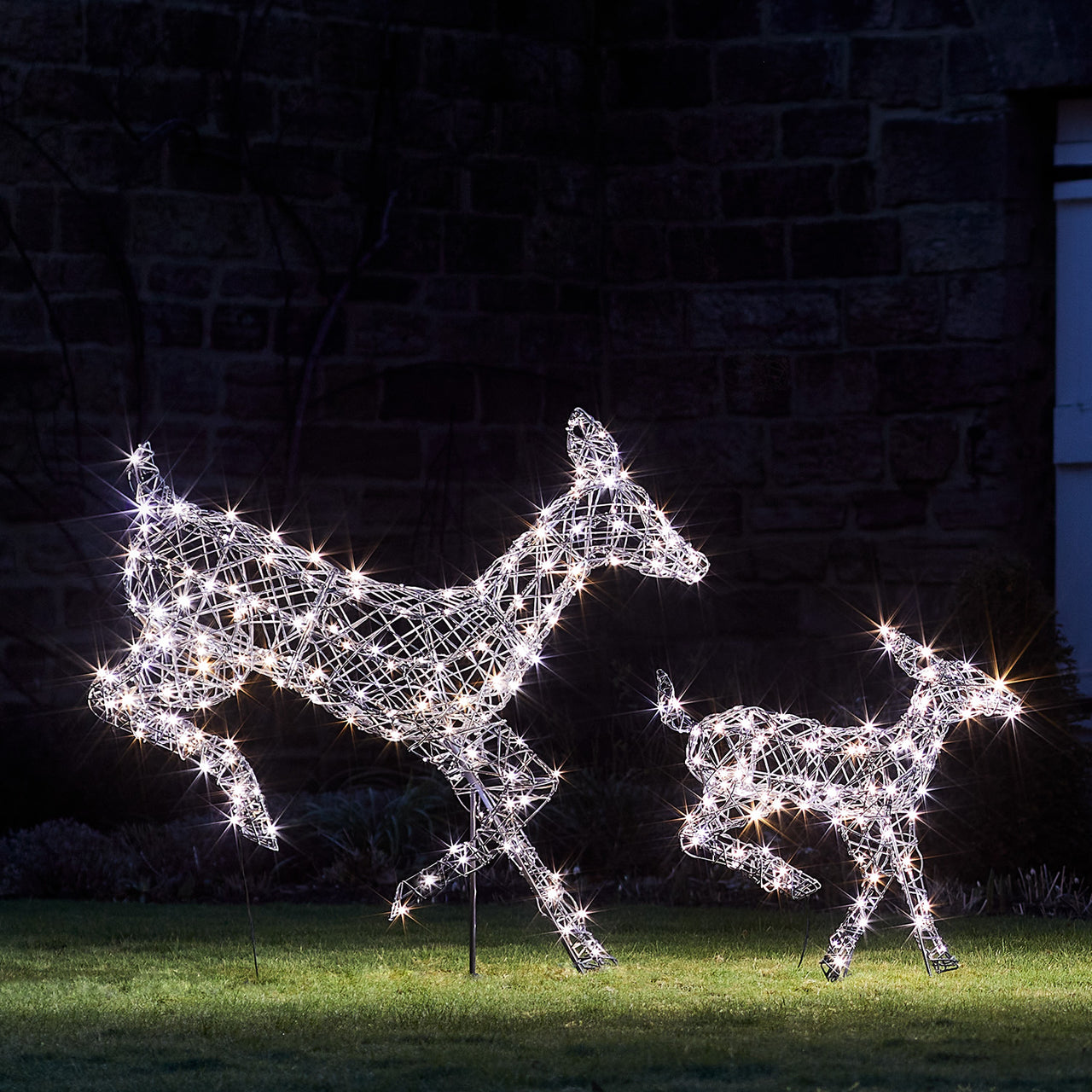 2er Set springende LED-Rentier Hirschkuh & Rehkitz L Harlow